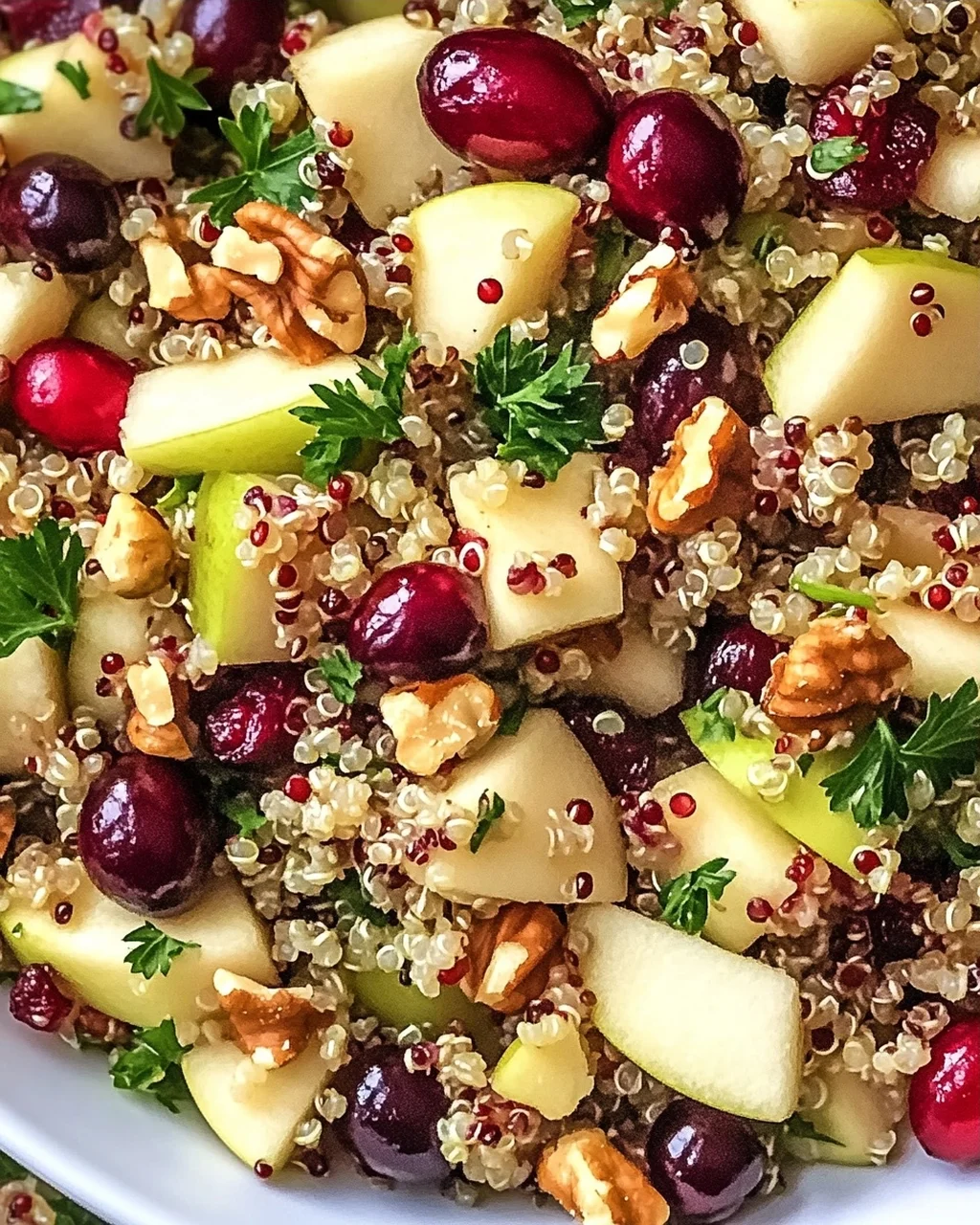 Quinoa Apfel Salat für frische Geschmacksexplosion